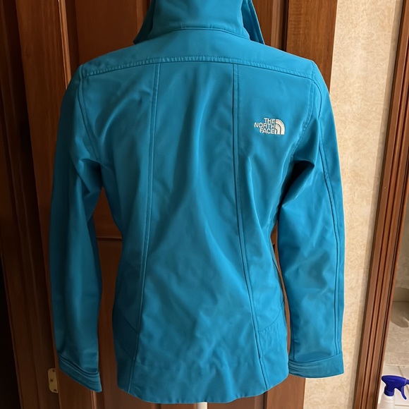The North Face Women’s Jacket, Size Medium - Picture 5 of 15